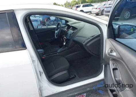2018 Ford Focus Se z USA, uszkodzony, nr VIN 1FADP3F23JL294930